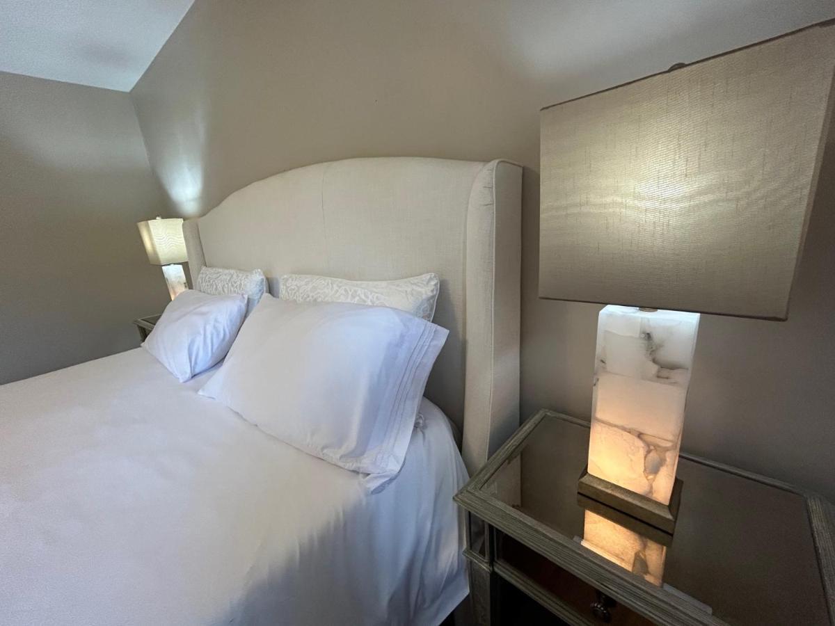 North Nanaimo Gem - Garden-View Room With Private Ensuite Esterno foto
