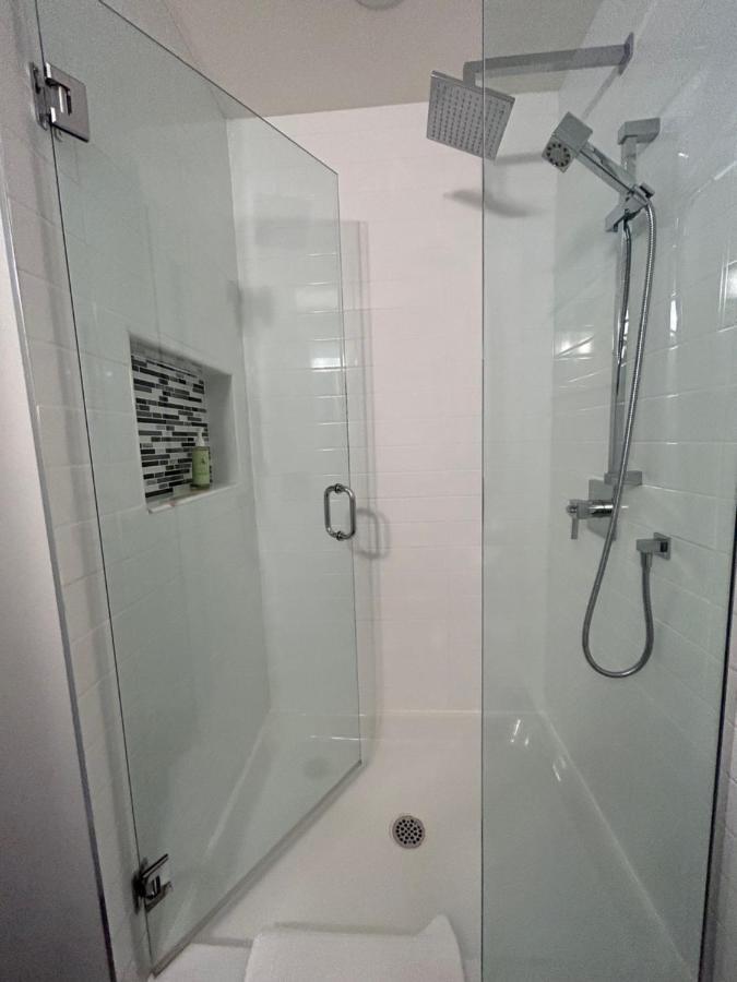 North Nanaimo Gem - Garden-View Room With Private Ensuite Esterno foto