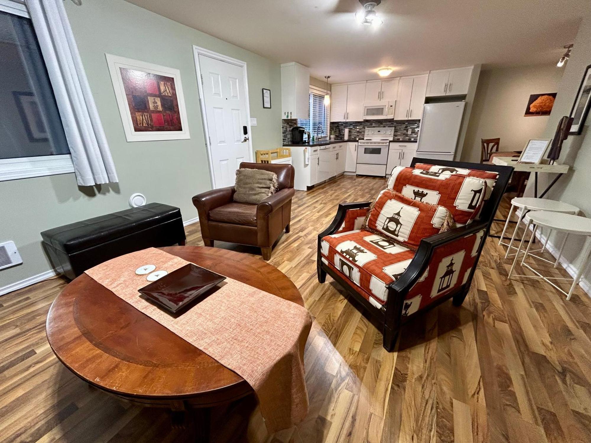 North Nanaimo Gem - Garden-View Room With Private Ensuite Esterno foto